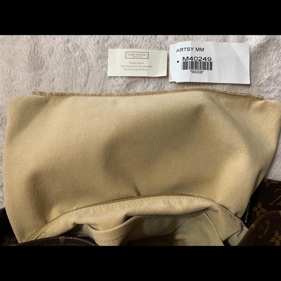 Louis Vuitton Artsy mm Monogram bag - Picture 13 of 16